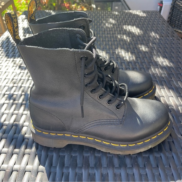 Dr. Martens Pascal Boots Women size 5 Like New Condition - Picture 4 of 8